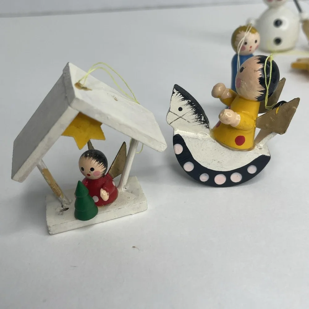 Vintage Set Of 21 Wooden Hanging Christmas Ornaments Some Have Damage See‎ Pics